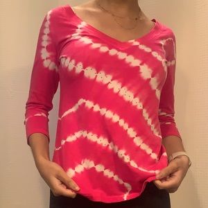 Pink quarter sleeve v-neck